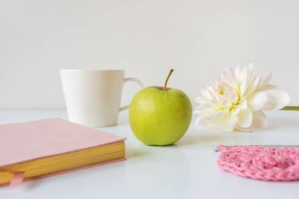 apple on table