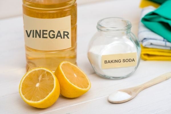 vinegar and baking soda to make cleaners on the 4 week 30 days of money saving challenge