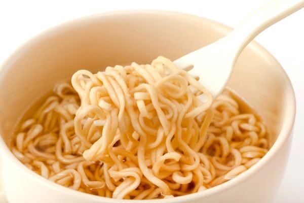 ramen: signs of a cheap person vs frugal person examples