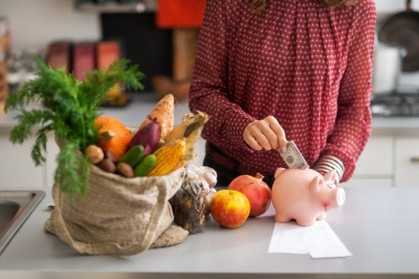 woman saving grocery: why can't I save any money