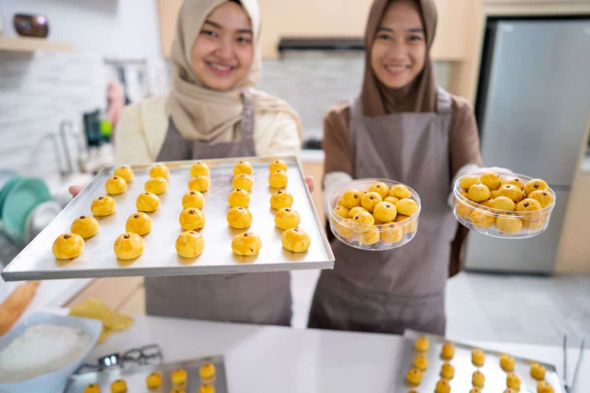 best ideas for moms to make money: open bakery