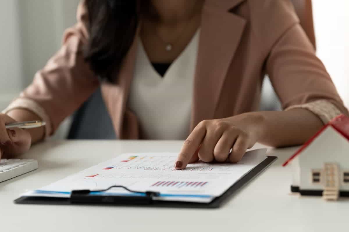 woman crunching numbers