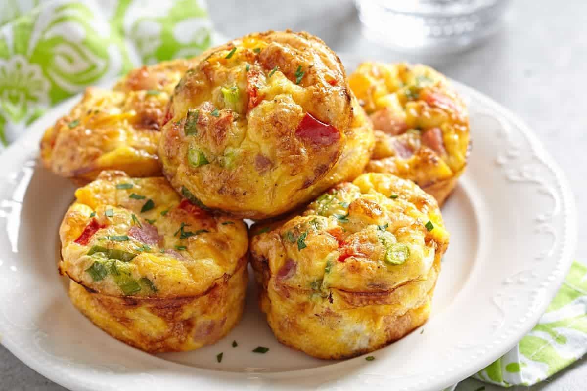 cheap and extremely frugal breakfast meals for families: egg muffins