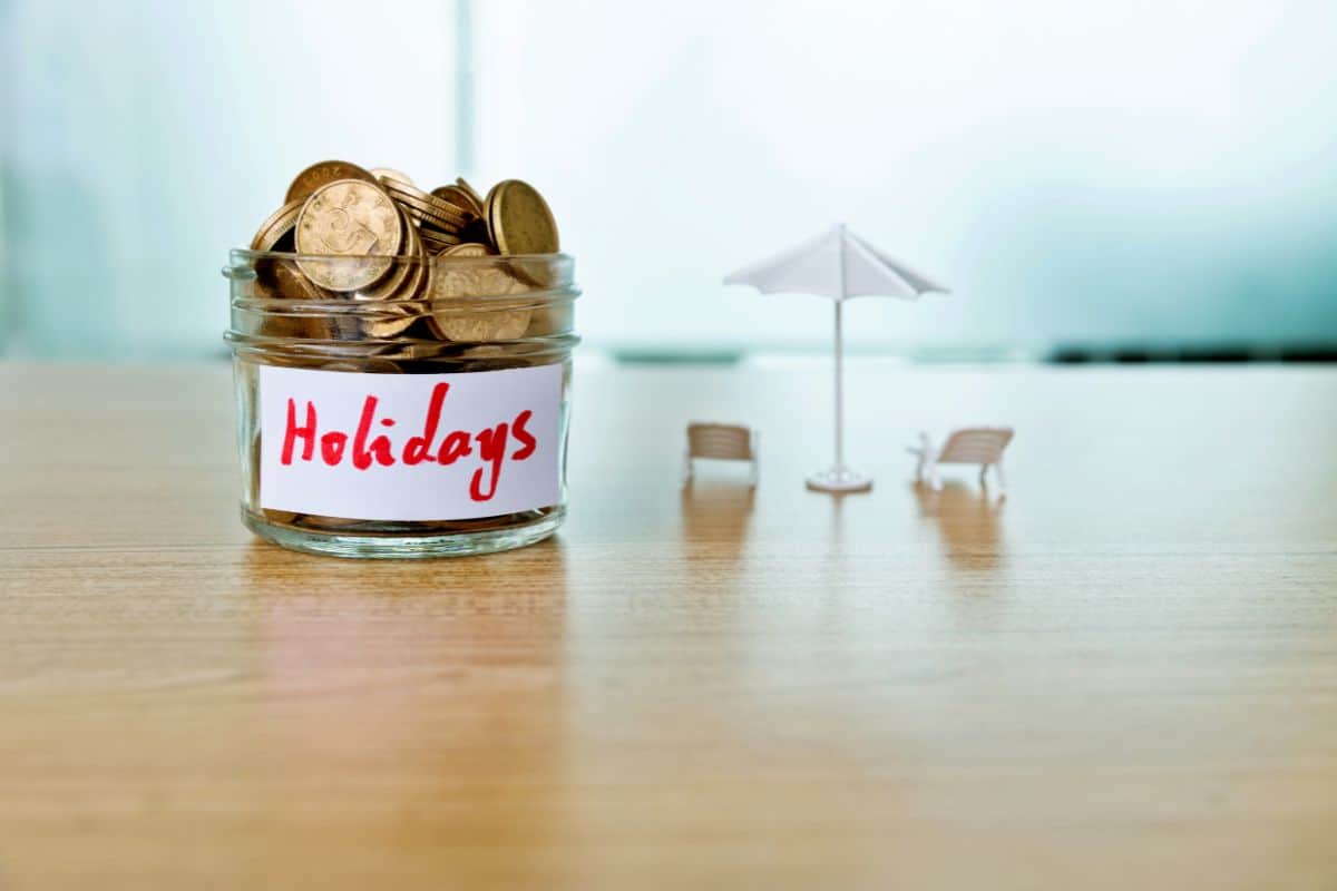 Holiday fund ideas for families: saving in a jar