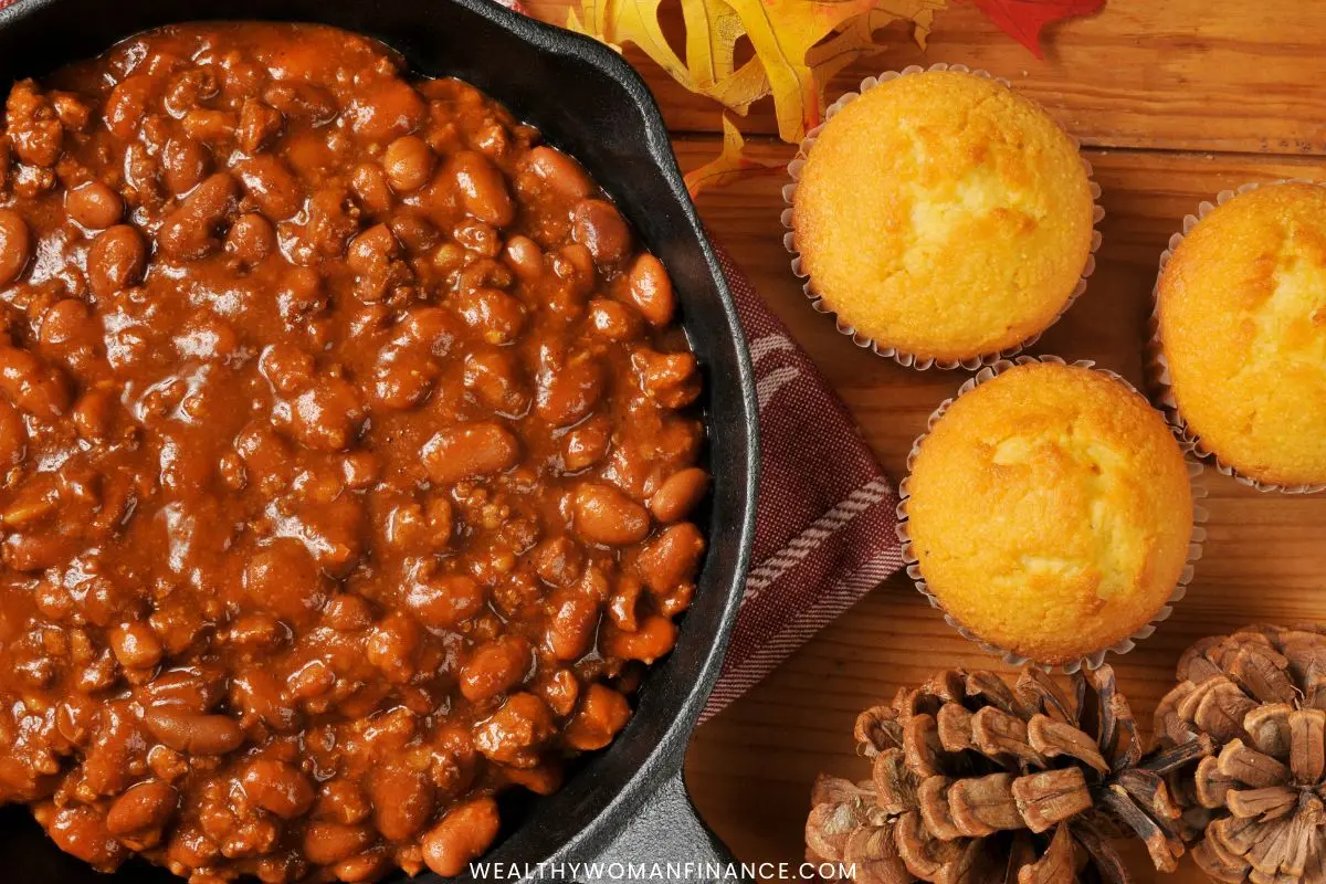 chili with cornbread