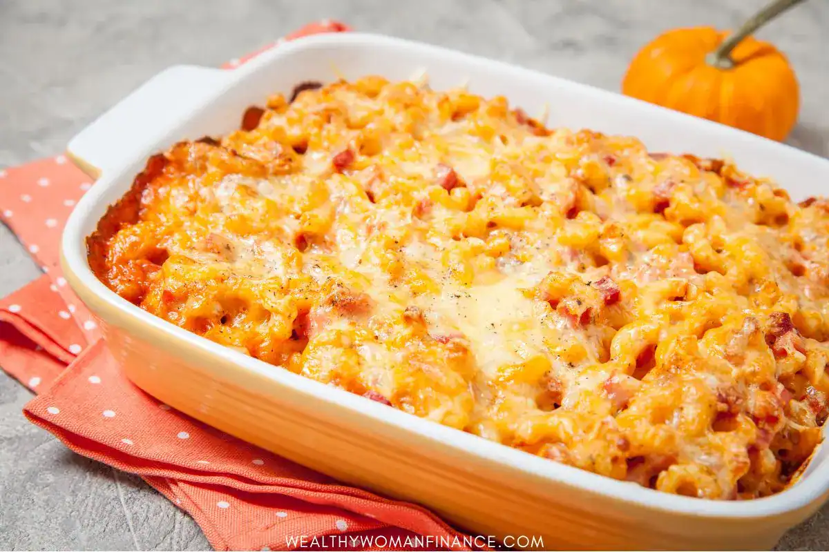 Cheesy mac and cheese bake