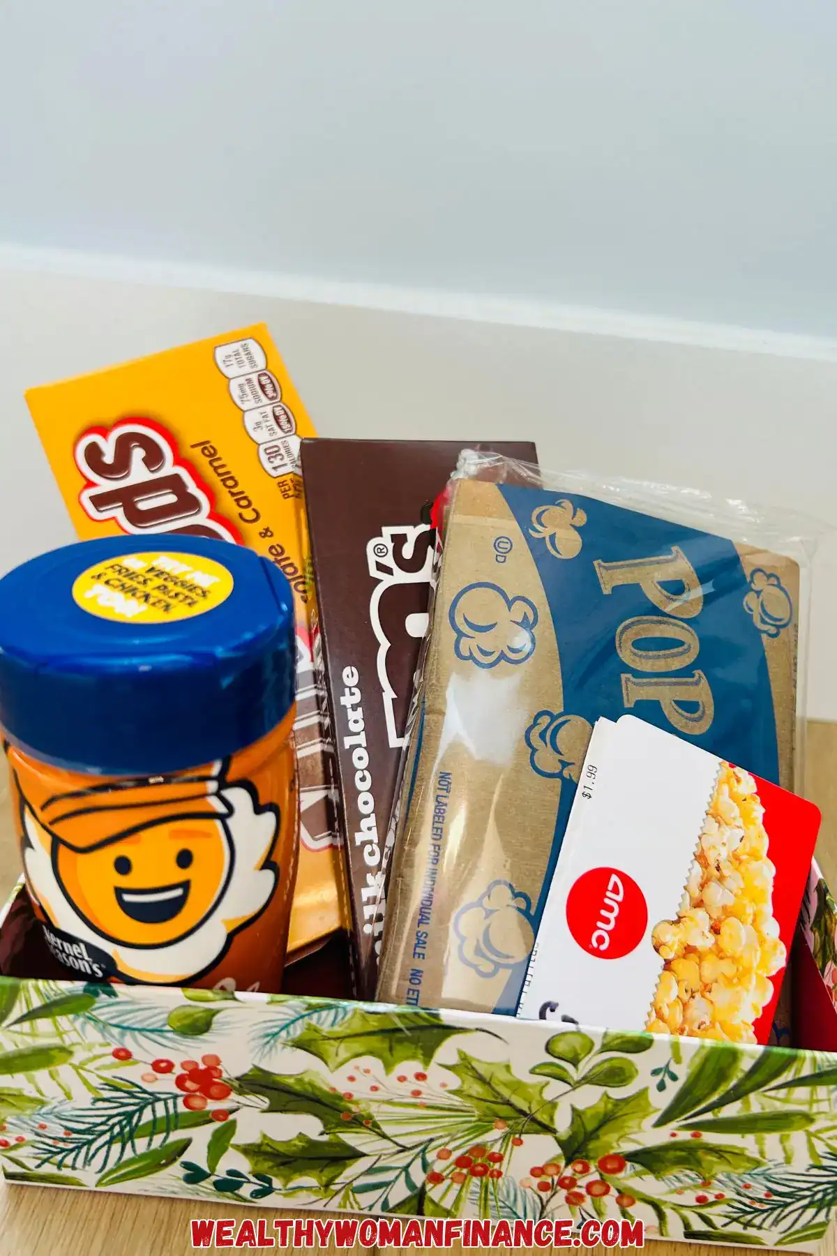 fun ways to give gift cards, movie night