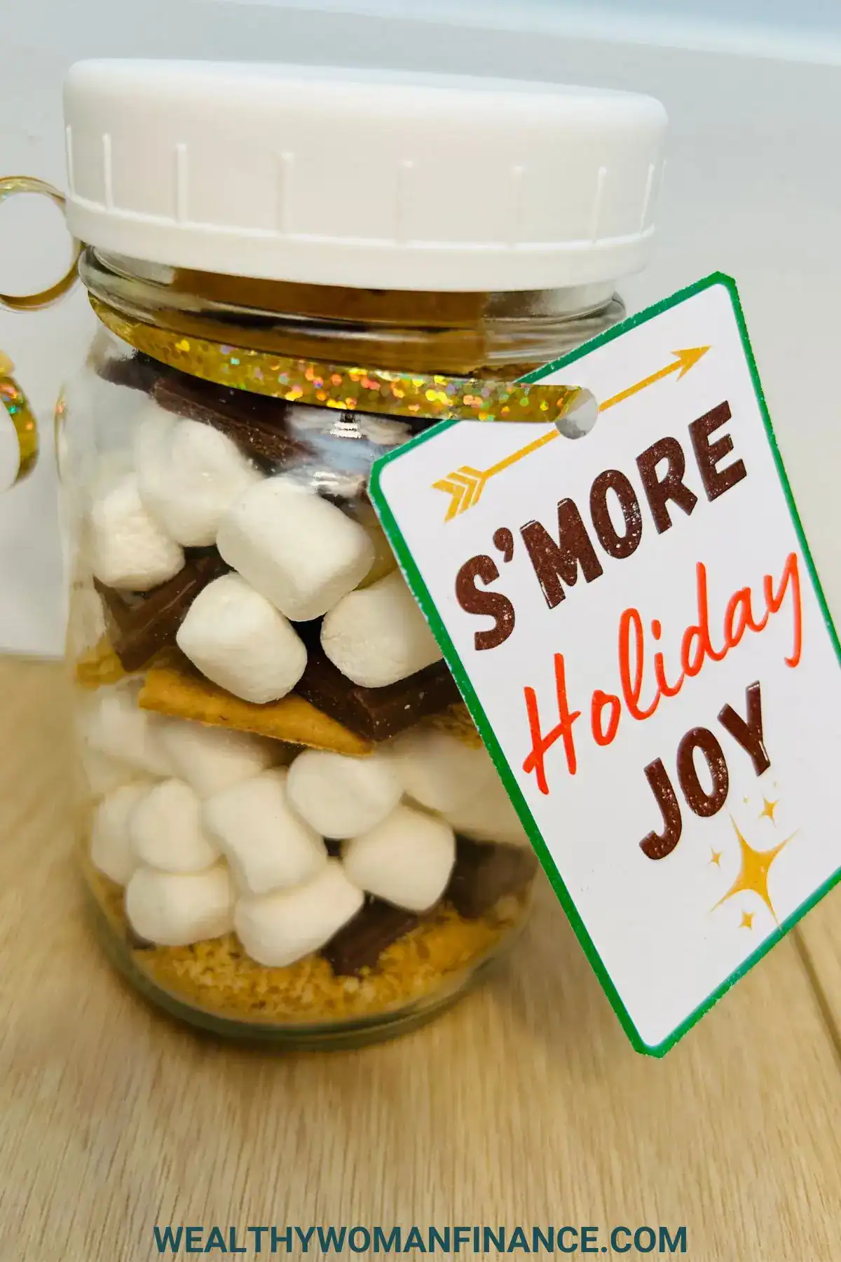 s'more holiday love, cheap diy Christmas gifts idea for the holidays