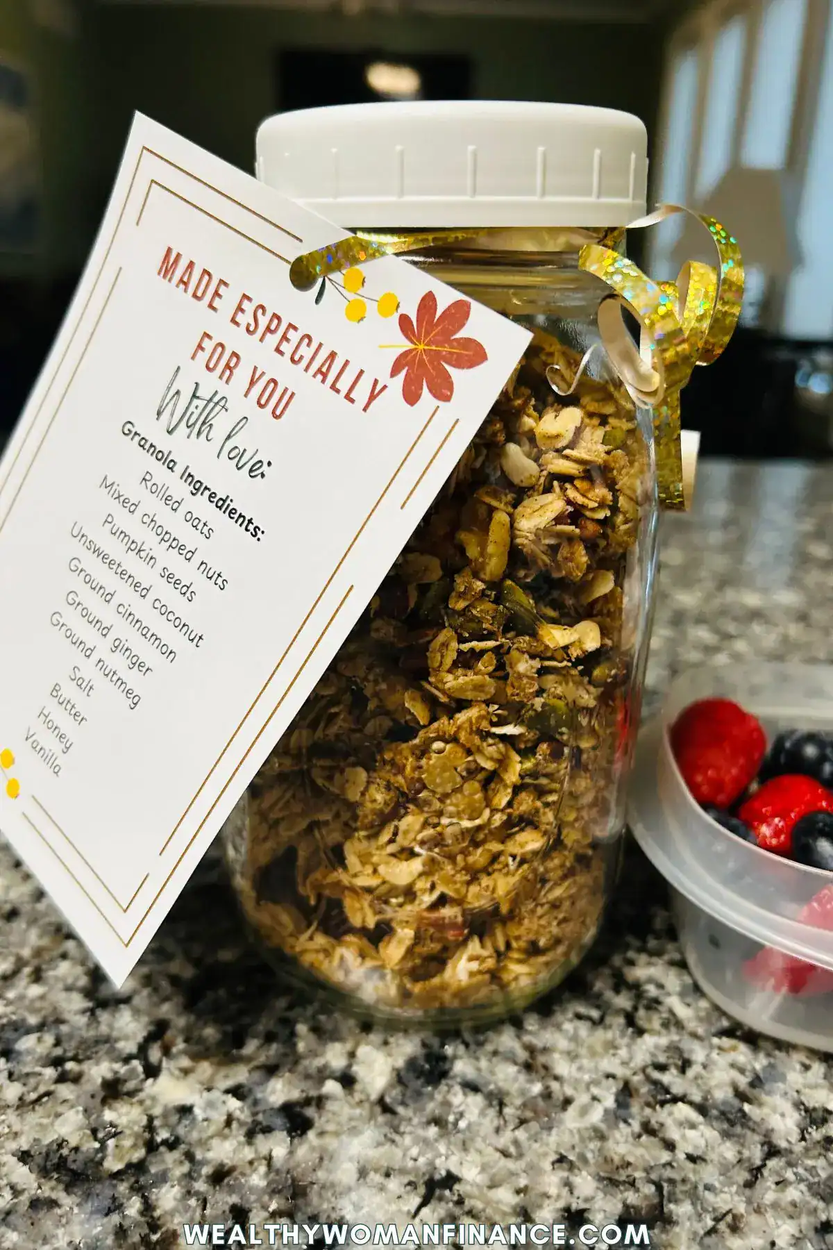granola in a jar homemade gift idea for mason jar, Christmas, birthdays, new mom